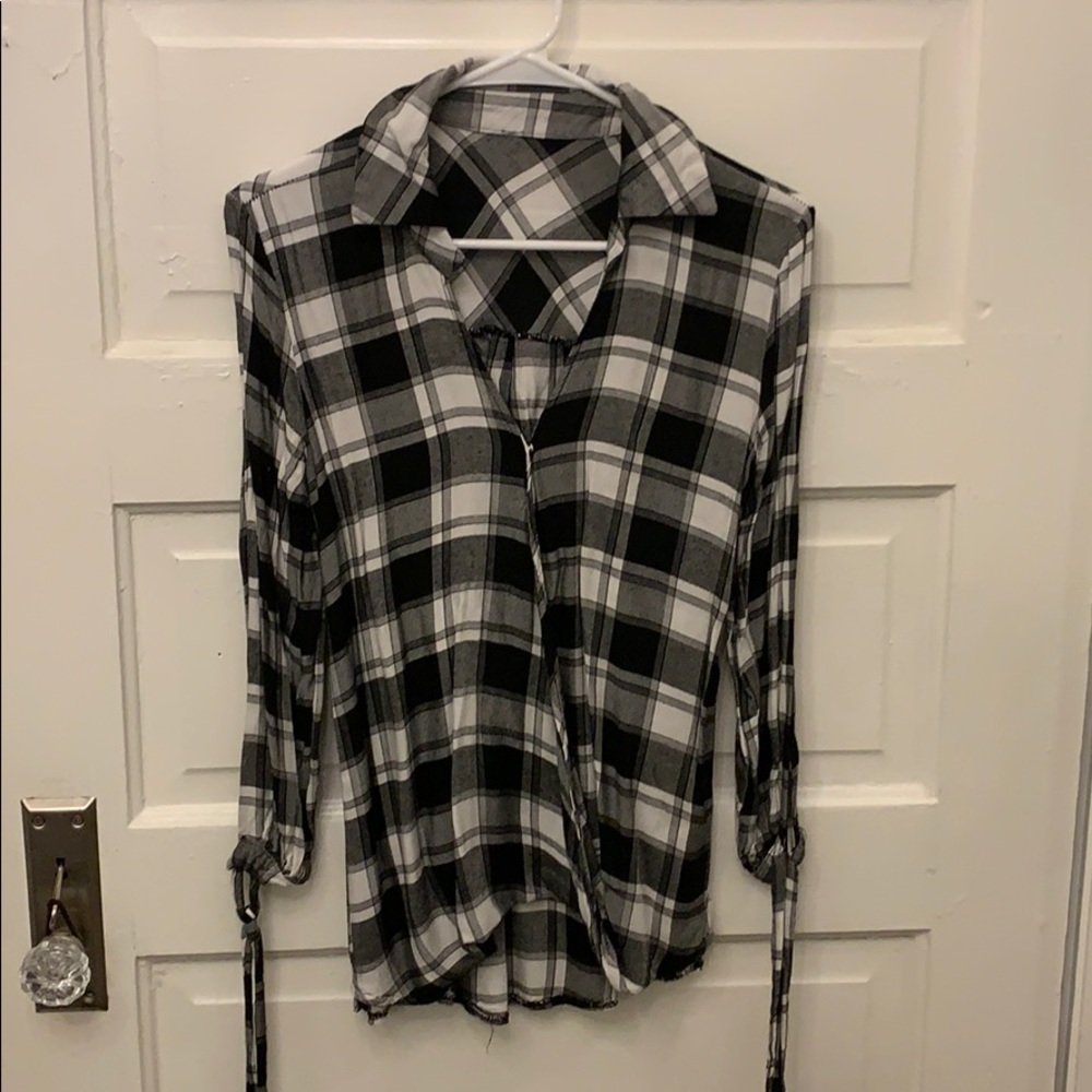 Black & white flannel cross shirt tie sleeves